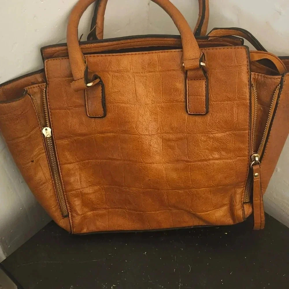 Like new light brown leather purse